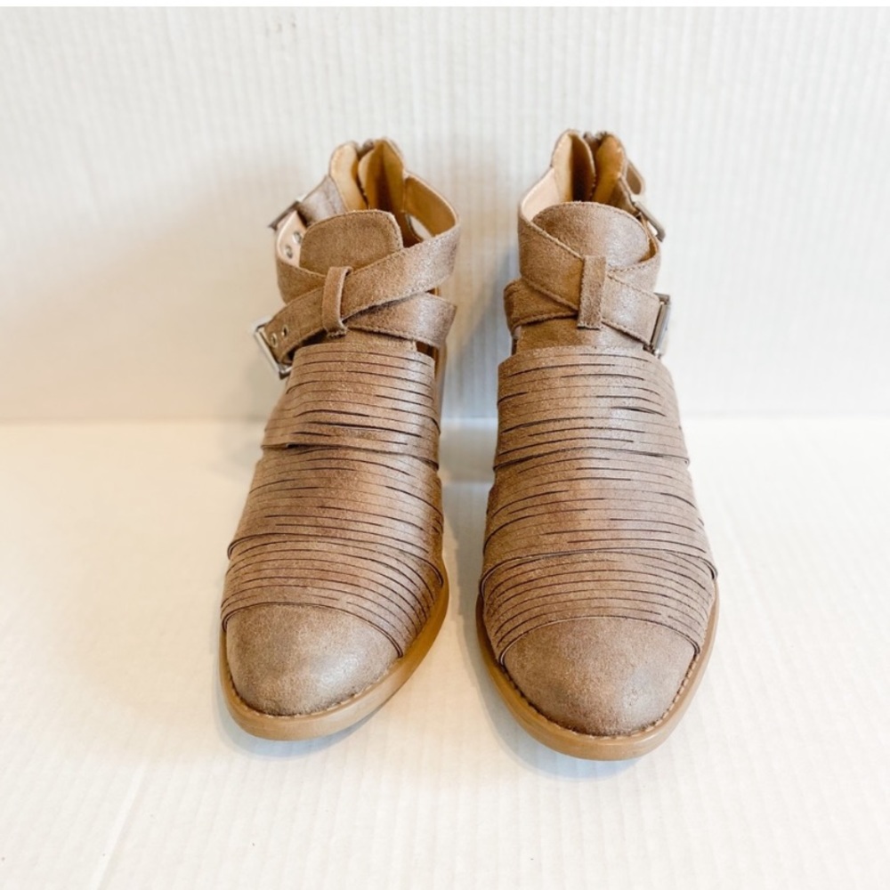 Altar’d State tan booties size 7.5